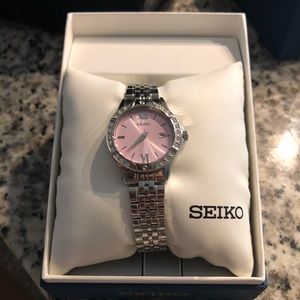 Women’s Seiko stainless watch w/Swarovski crystals